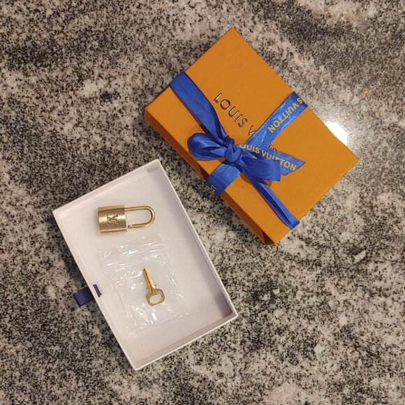 Louis Vuitton Padlock with Key #305. Made in France. - Picture 4 of 16